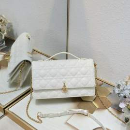 Picture of Dior Handbags _SKUfw239223718fw